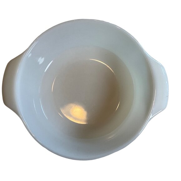 Fire King white 1 1/2Qt Round Casserole Dish w/o Lid Made in USA - Picture 2 of 4